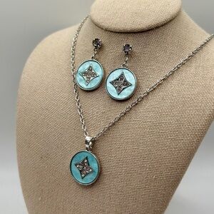 Stylish Silver and Aqua Jewelry Set